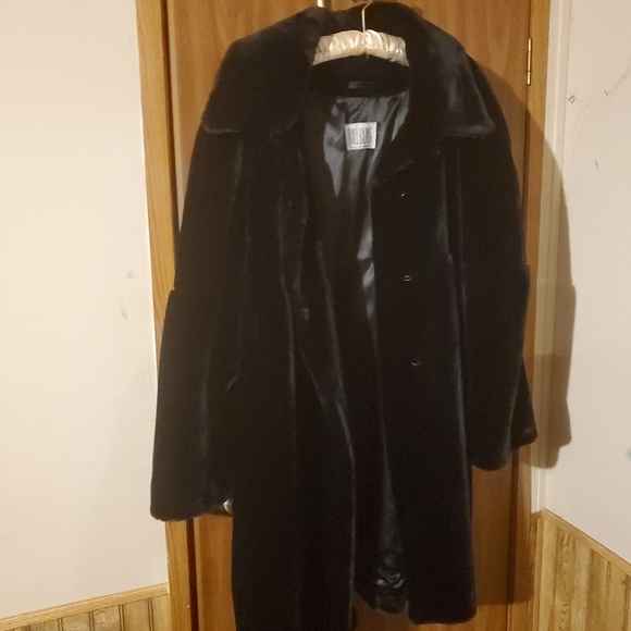 Bill Blass mink coat - Picture 5 of 8